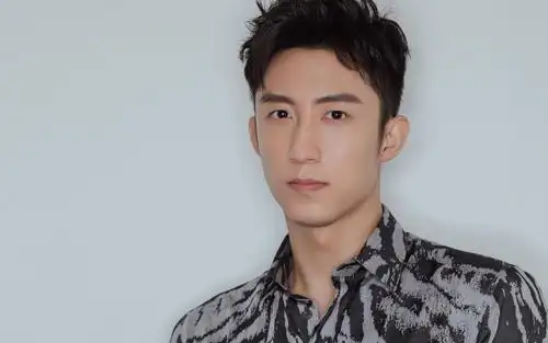 电脑壁纸 明星 大陆明星 黄景瑜时尚休闲阳光干净迷人写真