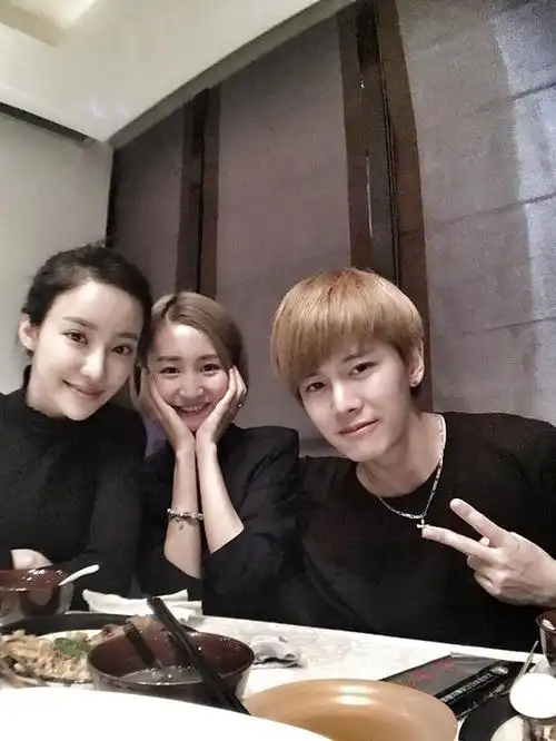 回顾任嘉伦即使一辈子不红我也不会抛弃陪伴了我11年的妻子聂欢