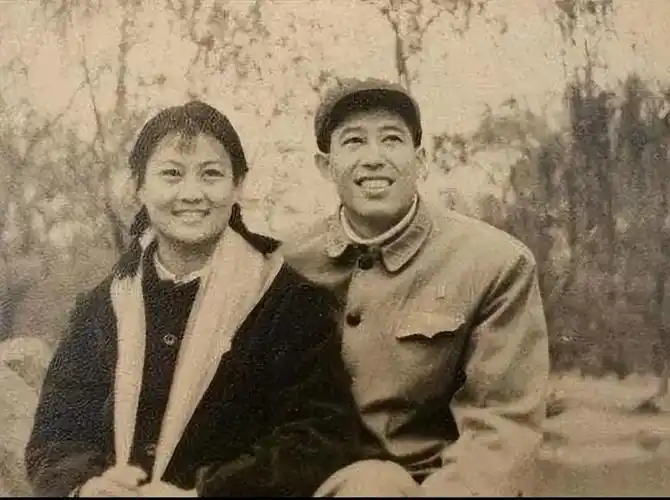 回顾老戏骨文兴宇52岁走红66岁因肺癌离世遗孀的选择令人泪目