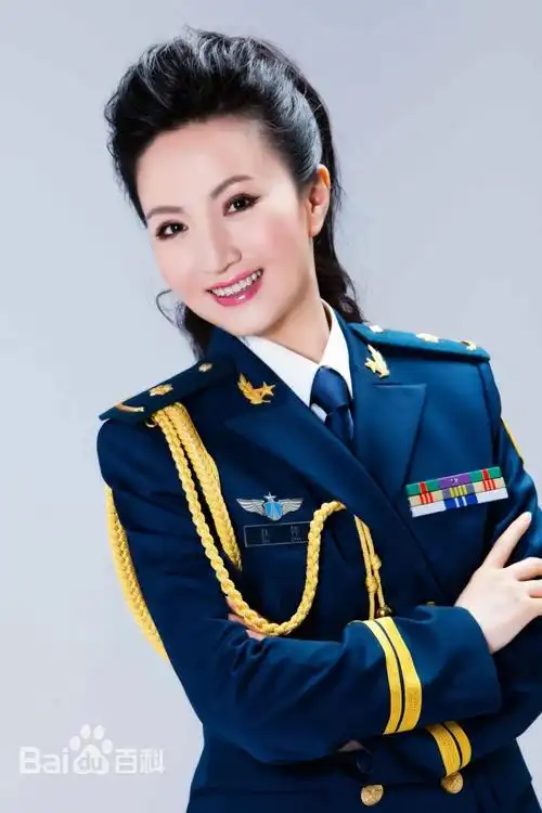 杜桦杜桦,中国内地女歌手,她曾多次参加中央级大型文娱活动,演绎过