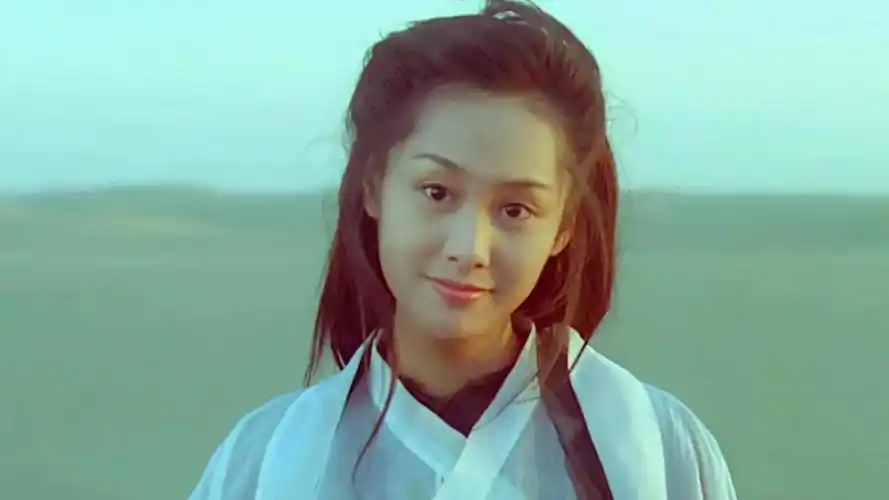 在很多人的被个比心中,朱茵就是女妖紫霞仙子,紫霞仙子就是精惊朱茵.