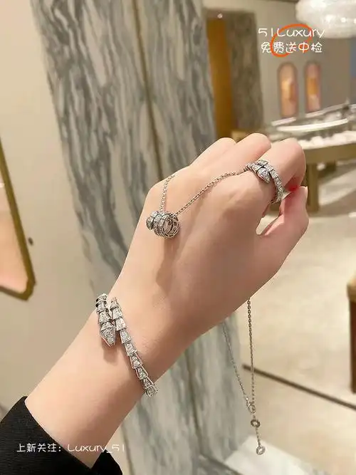 国内现货bvlgari宝格丽serpentiviper18k白金满钻灵蛇头项链项链