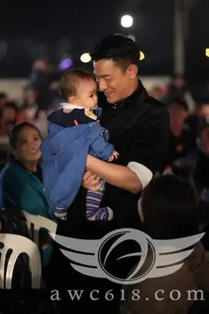 etfashion 八卦 影剧中心/综合报导 天王刘德华一向喜欢小孩,有了爱女