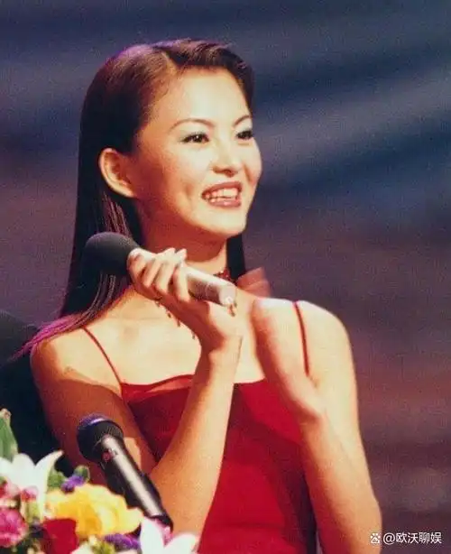 离婚不到1年,李湘与王岳伦,人生差距天差地别