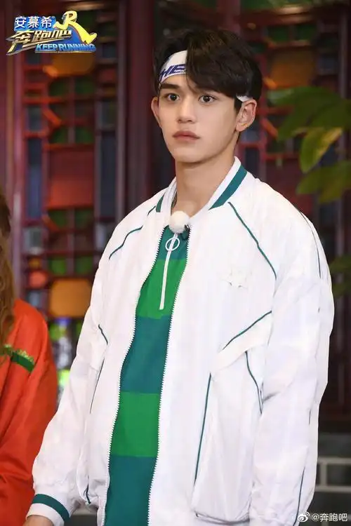 黄旭熙lucas安利贴