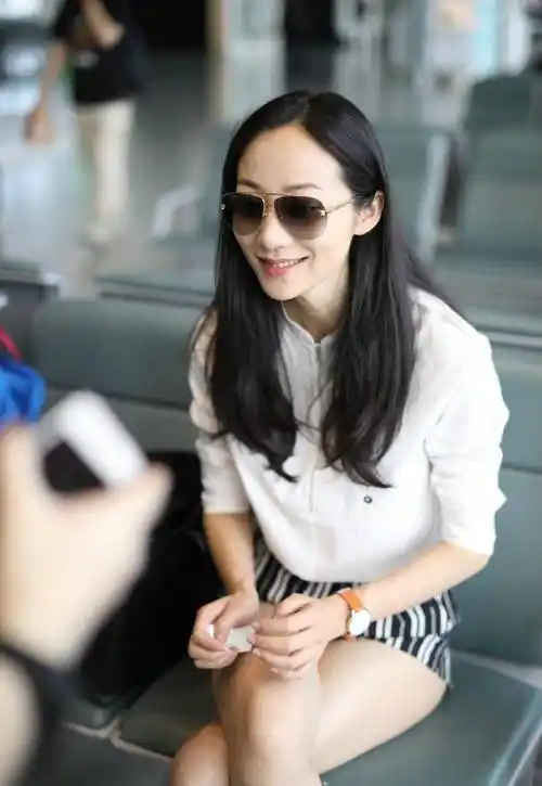 1米7韩雪穿超短裤很美,尤其无敌"模特腿":逼疯多少普通女孩_身材_休闲