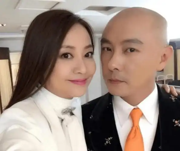 48岁李健与清华博士妻子多年没孩子,谈过为何丁克却并非网传内容_时候