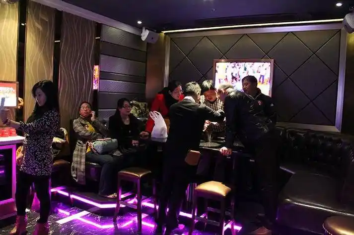 来ktv,唱出你的失恋阵痛,点歌系统带你嗨翻全场!_情感_歌曲_音乐