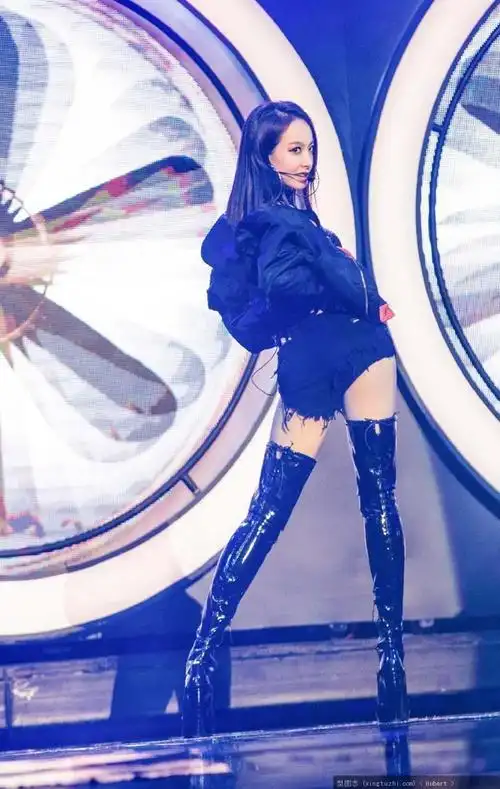 宋茜双十一晚会性感造型热舞开场.土豪阿里..._宋茜_型图志