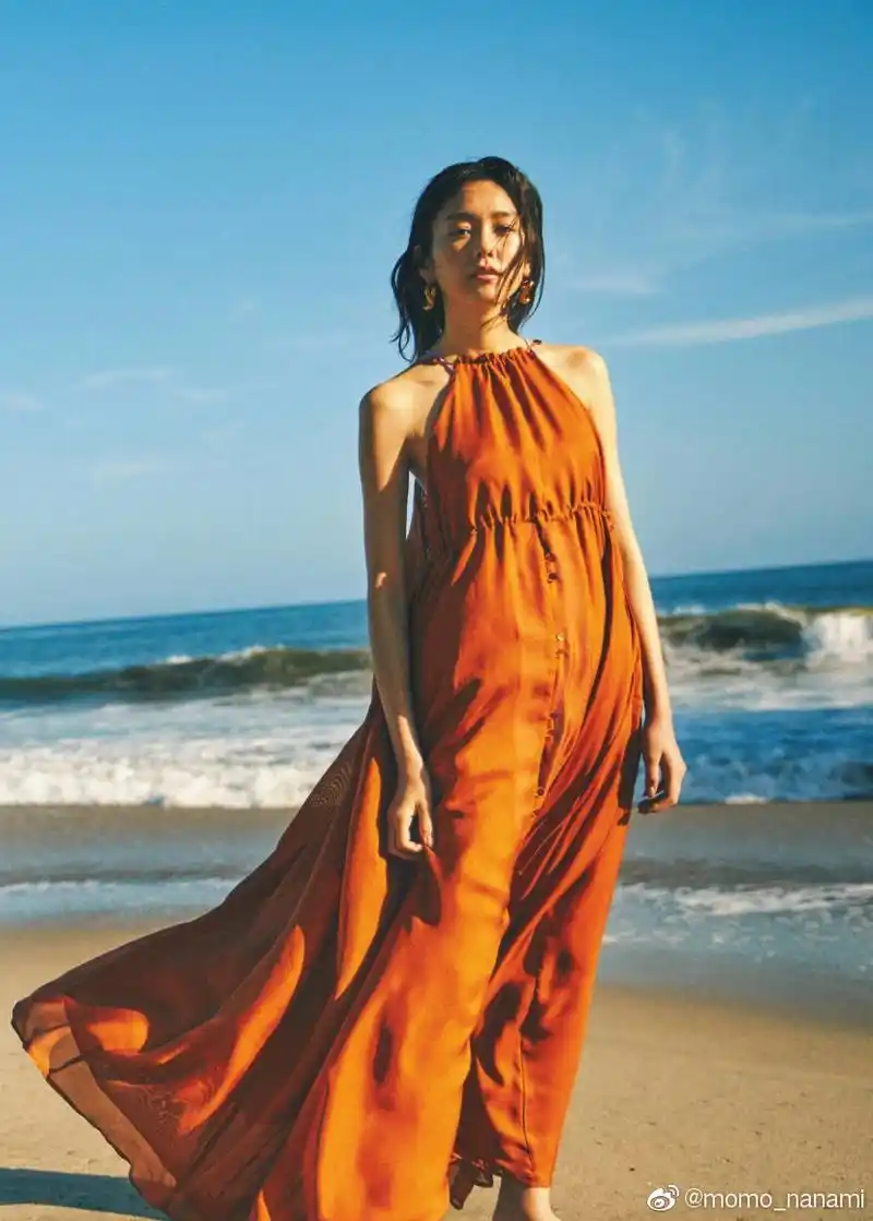 桐谷美玲拍摄时尚杂志写真 逆光散发显唯美脸颊