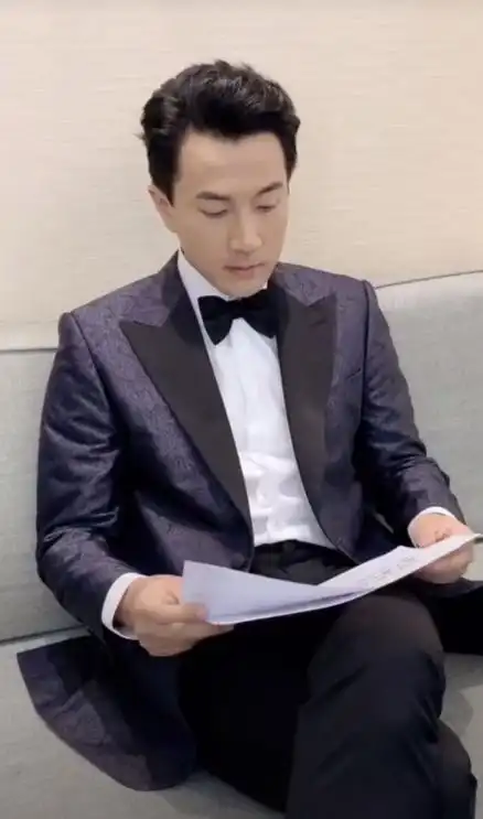 46岁刘恺威发抖音,遭助理整蛊,状态显老十分明显