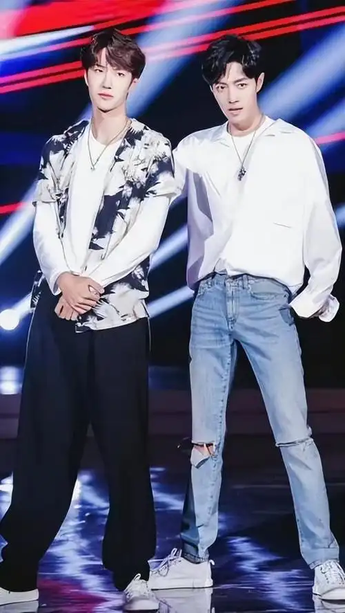 大湾区晚会肖战王一博难得同台肖战压轴唱潇洒走一回期待