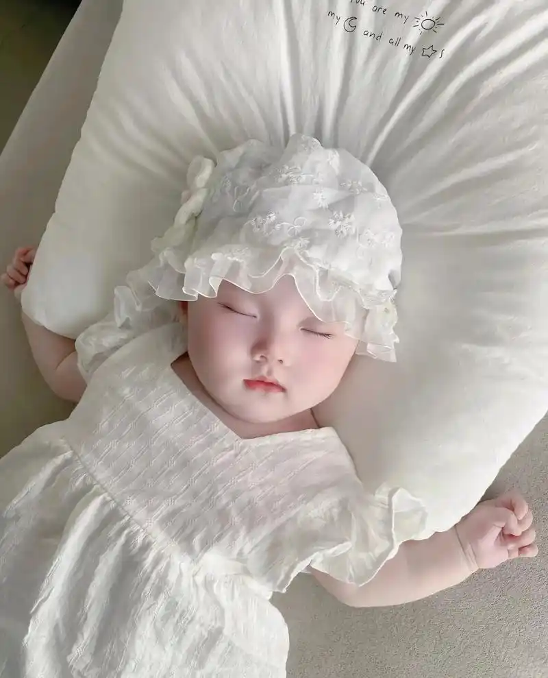 这是抖音刷到的漂亮女宝宝,皮肤粉白粉白的,也太可爱了吧! - 抖音