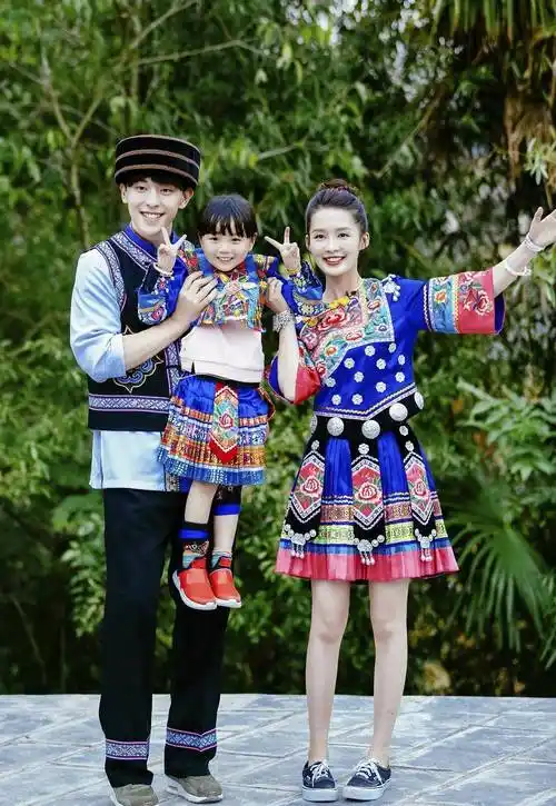 邓伦李沁继恋情曝光后,要合作新剧《冬日焰火》,这次是真恋爱_不知道