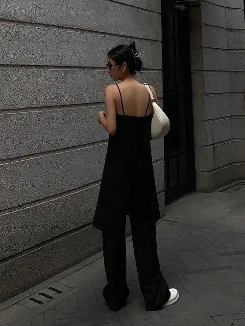 huyifan黑色吊带抹胸连体裤女2021夏季新款宽松性感气质连衣裙