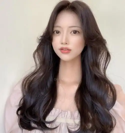 最流行波浪卷发图片 长发女生必备烫发