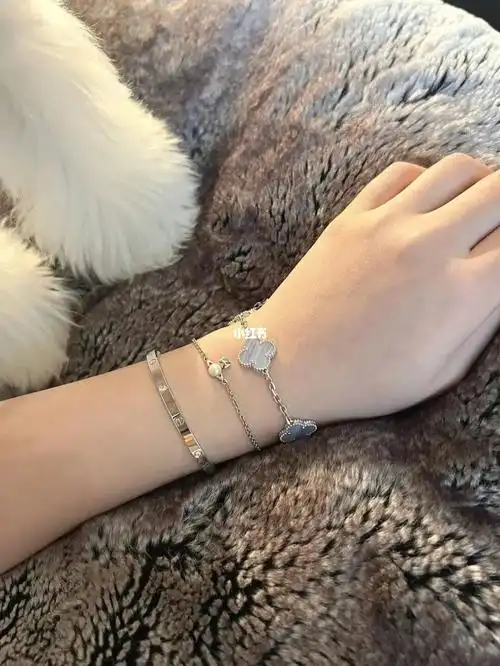 再叠加了一个西太后的小珍珠手链～清冷感十足#卡地亚cartier