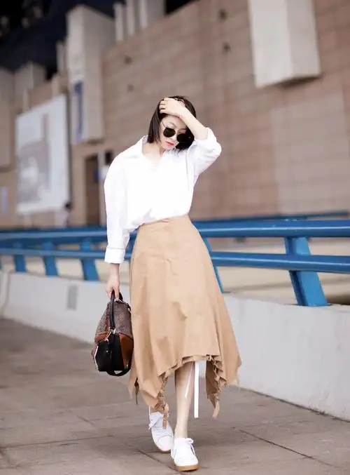 宋茜清新淡雅街拍图片