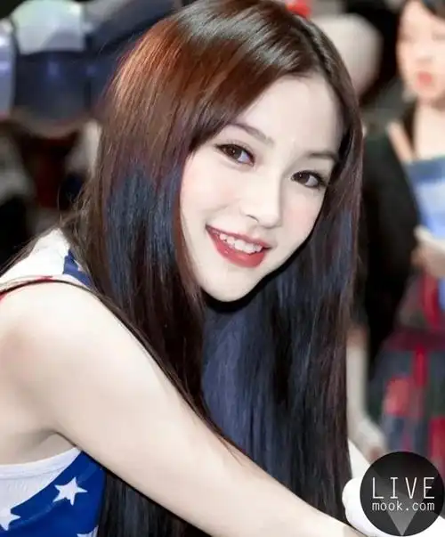 angelababy嫩模时期旧照流出混血感十足每一张都像瓷娃娃