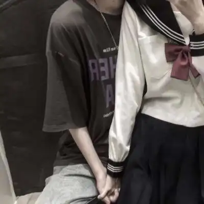 半身情头,我想你你住在我脑海里-情侣头像