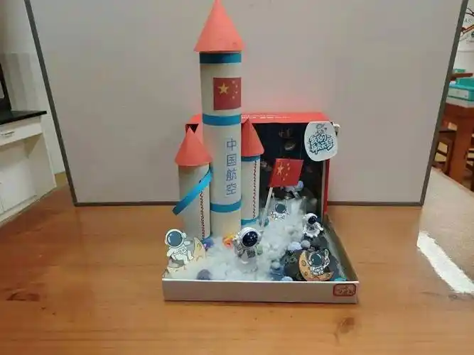 垃圾分类变废为宝环保先行良渚第一小学二年级科技节小制作活动