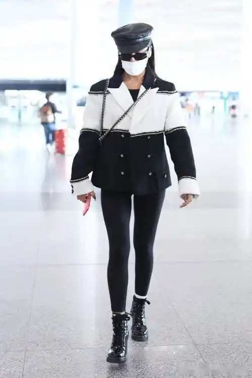 街拍:吉克隽佩戴墨镜 身着紧身裤似摩登的女郎_外套_机场_高跟鞋