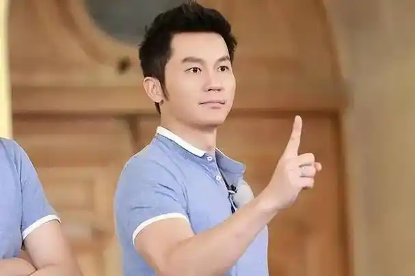 李晨范冰冰分手后首现身,憔悴面容引粉丝担忧_网友_原因_支持