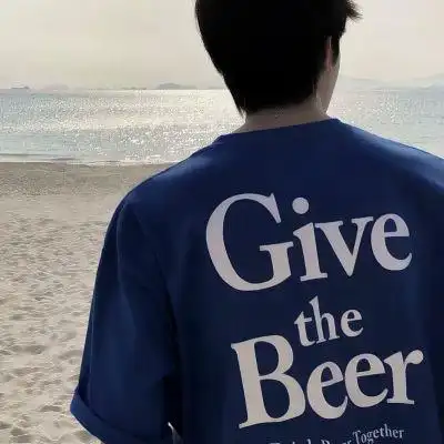 暗色系低调高冷孤独感男生头像 慵懒冷漠真人颓废风背影头像图集_男生