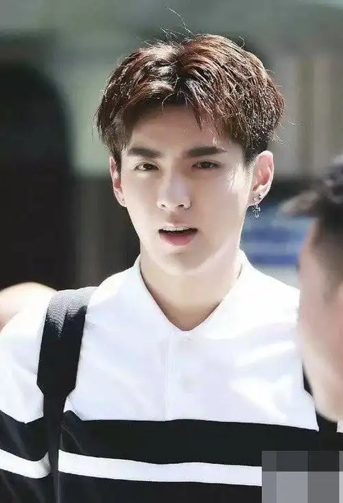 瓜子脸男学生如何剃发漂亮 小伙子精神十足短发图(2) - 瓜子脸发型