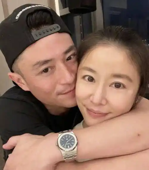 来年1112月6日林心如就生下了女儿"