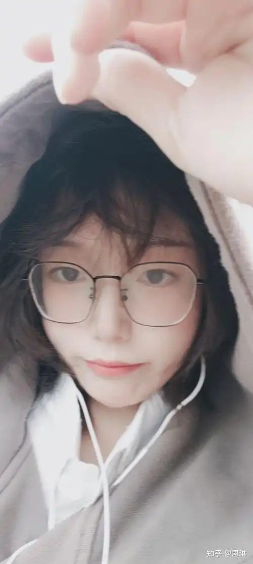 网恋奔现女生可以找男生吗