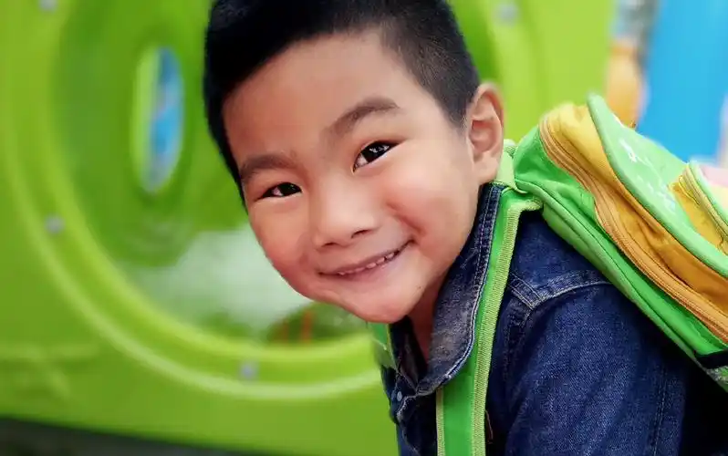 挑起企业的社会责任感,让孩子的笑容继续灿烂