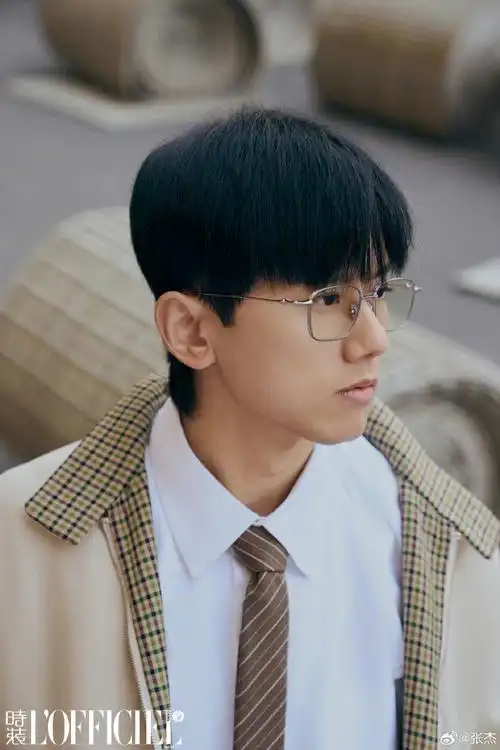 张杰时装五月封面