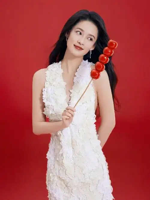 李沁龙年大片解锁全新高定##李沁龙年首套高定造型