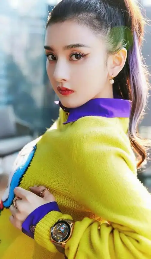 宋祖儿的五官为何不符合传统审美,却又有独特的魅力?