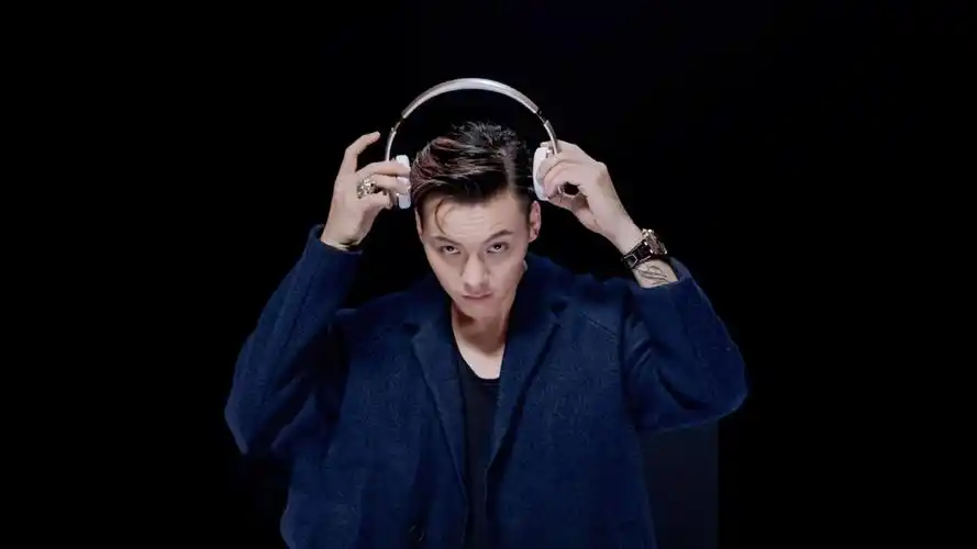 港台明星陈伟霆明星风尚壁纸1