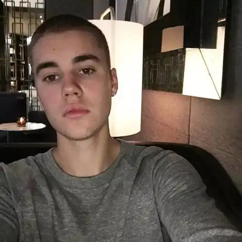 寸头的贾斯汀·比伯帅炸,盛世美颜你来品品,帅的人果然是丑着玩