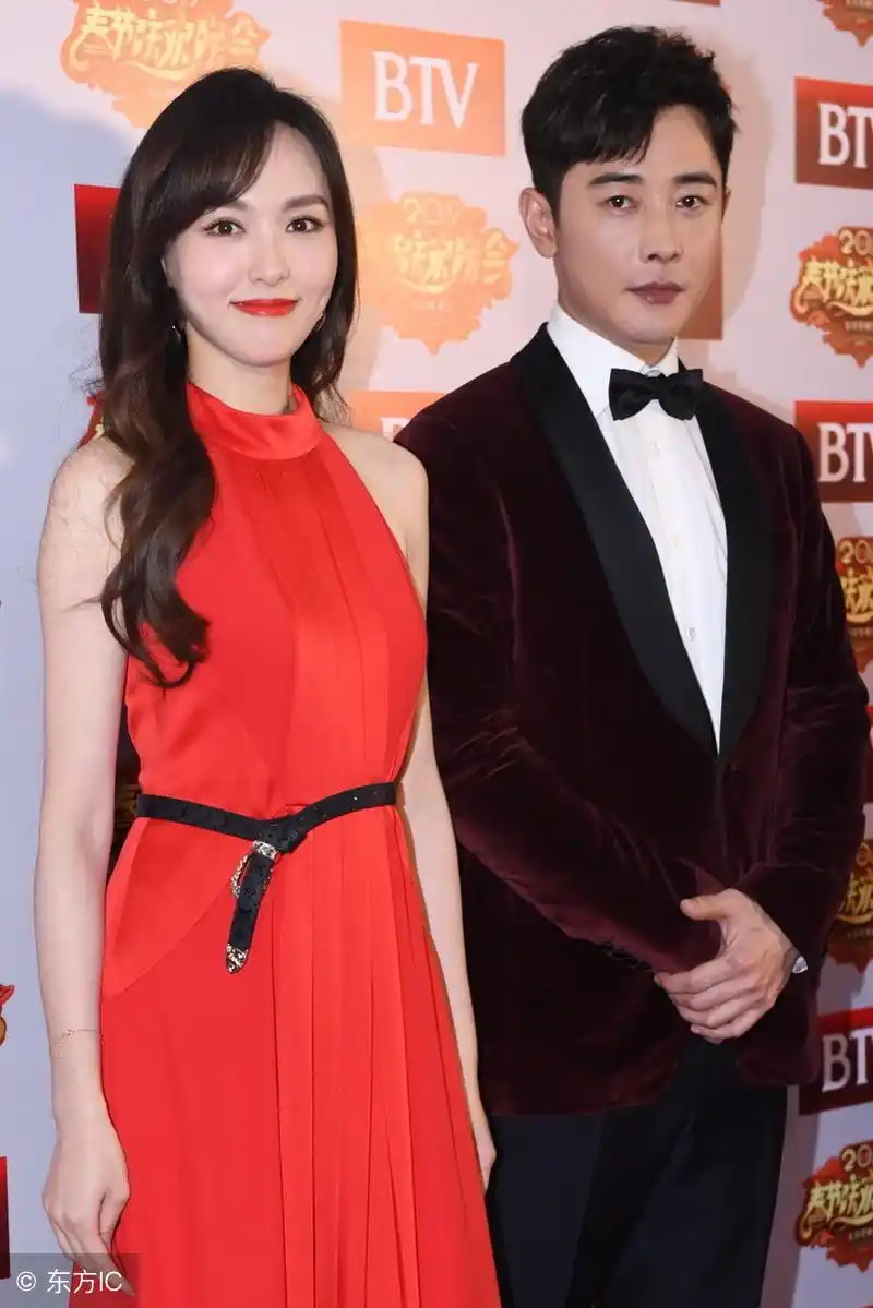 唐嫣罗晋夫妇同框,一同出席活动照片,甜死了