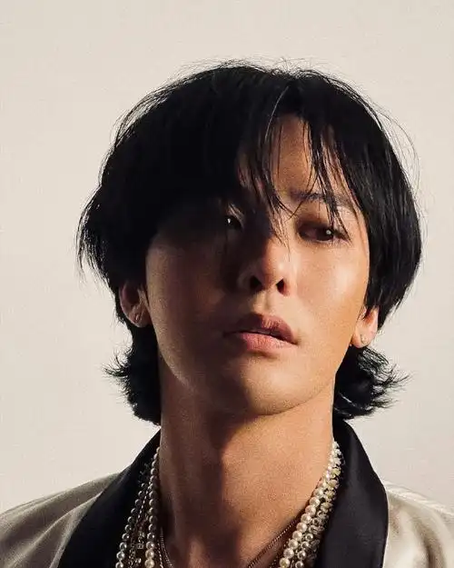 权志龙超话#权志龙时尚风向标#210409 dazedkorea ins更新3193