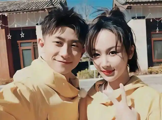 张一山30岁杨紫转发生日祝福张一山未回复11年友情破碎