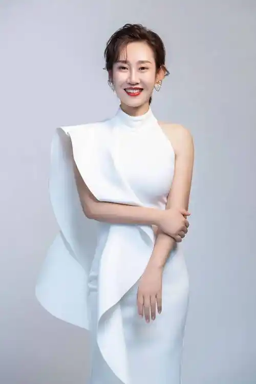 记者海燕:"快手第一个百万粉丝记者主播"是怎样炼成的?_老人