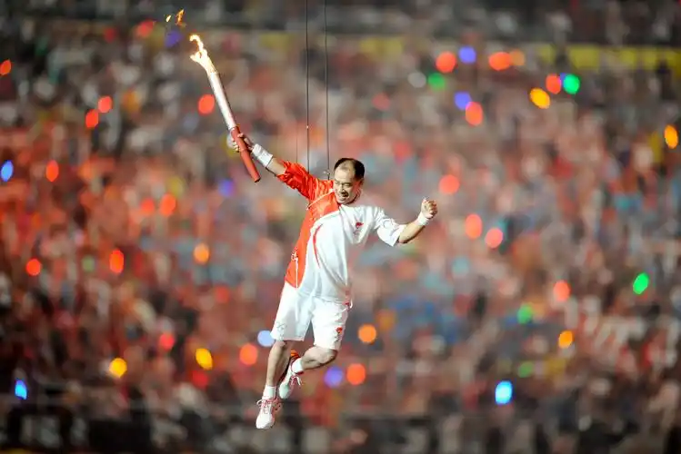 李宁一生获得了多少金牌(李宁:20世纪世界最佳运动员,106枚金牌,体操