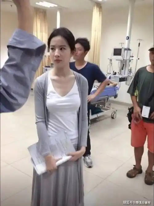 国民女神刘亦菲写真大赏:美得超凡脱俗 魅力无人能及_气质_自然_身高