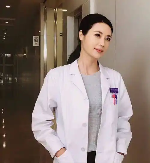 当年《西游记》就觉得她漂亮,很有气质,就是没有被大家熟知_邓英_观众