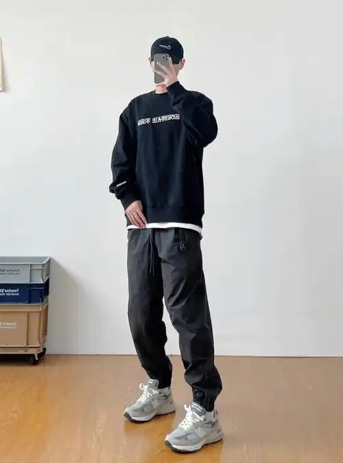 ootd男生穿搭秋天里的一件卫衣