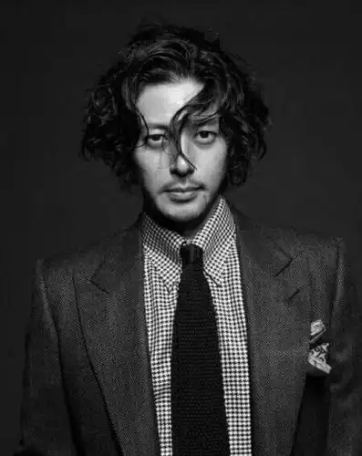 长发翩翩的男星也有文艺范儿:木村拓哉魅力四射,郑伊健实力派!