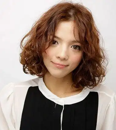 2018年流行短发"蛋卷烫",根据年龄烫,效果就是不一样!