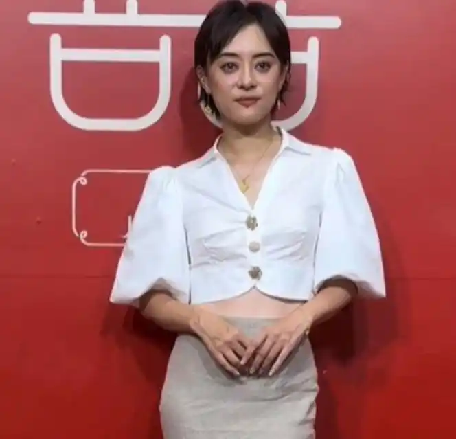 孙俪40岁参加时尚活动,近照曝光?