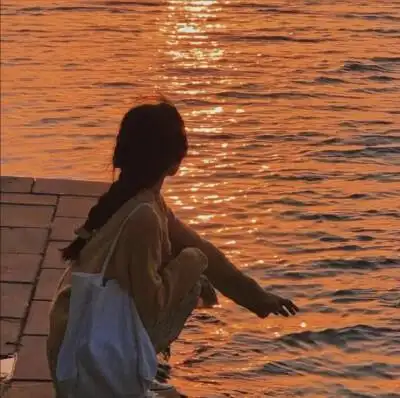 紫色的女生头像真人