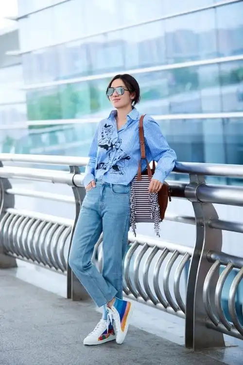 宋佳休闲衬衫机场街拍写真图片_明星_美桌图片库